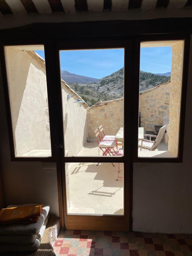 Maison en pleine garrigue sauvage Montbrun-les-Bains Extérieur photo
