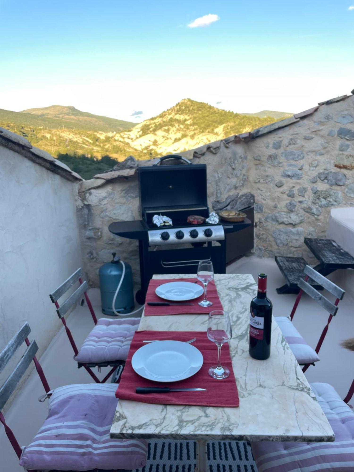 Maison en pleine garrigue sauvage Montbrun-les-Bains Extérieur photo