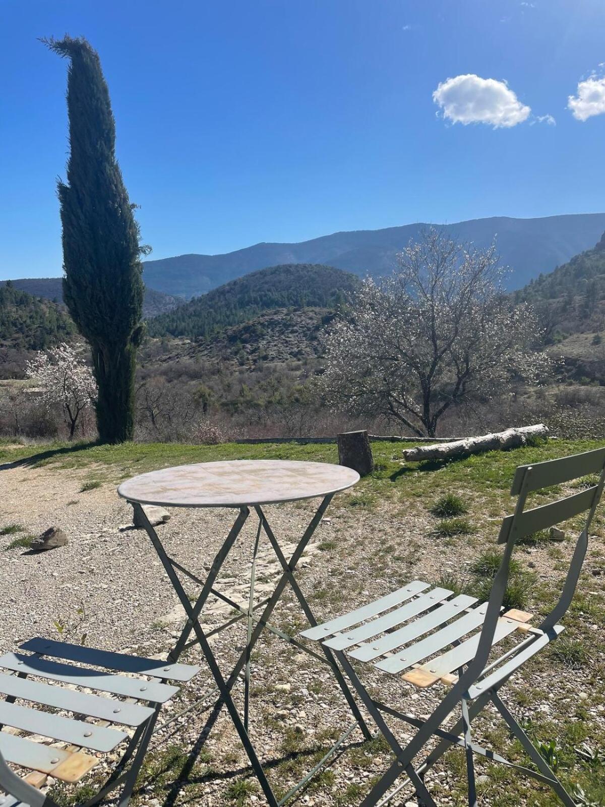 Maison en pleine garrigue sauvage Montbrun-les-Bains Extérieur photo